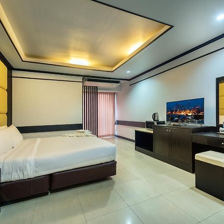 The Legacy Hotel Нонтхабури Экстерьер фото